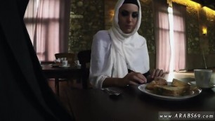 Arab Egyptian Hungry Woman Gets Food And Fuck