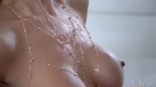 Uniques of Alexa Vegas's Cum on Face with Gold Necklace