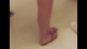 White Toes in Flip Flops – Short Video but so Sexy